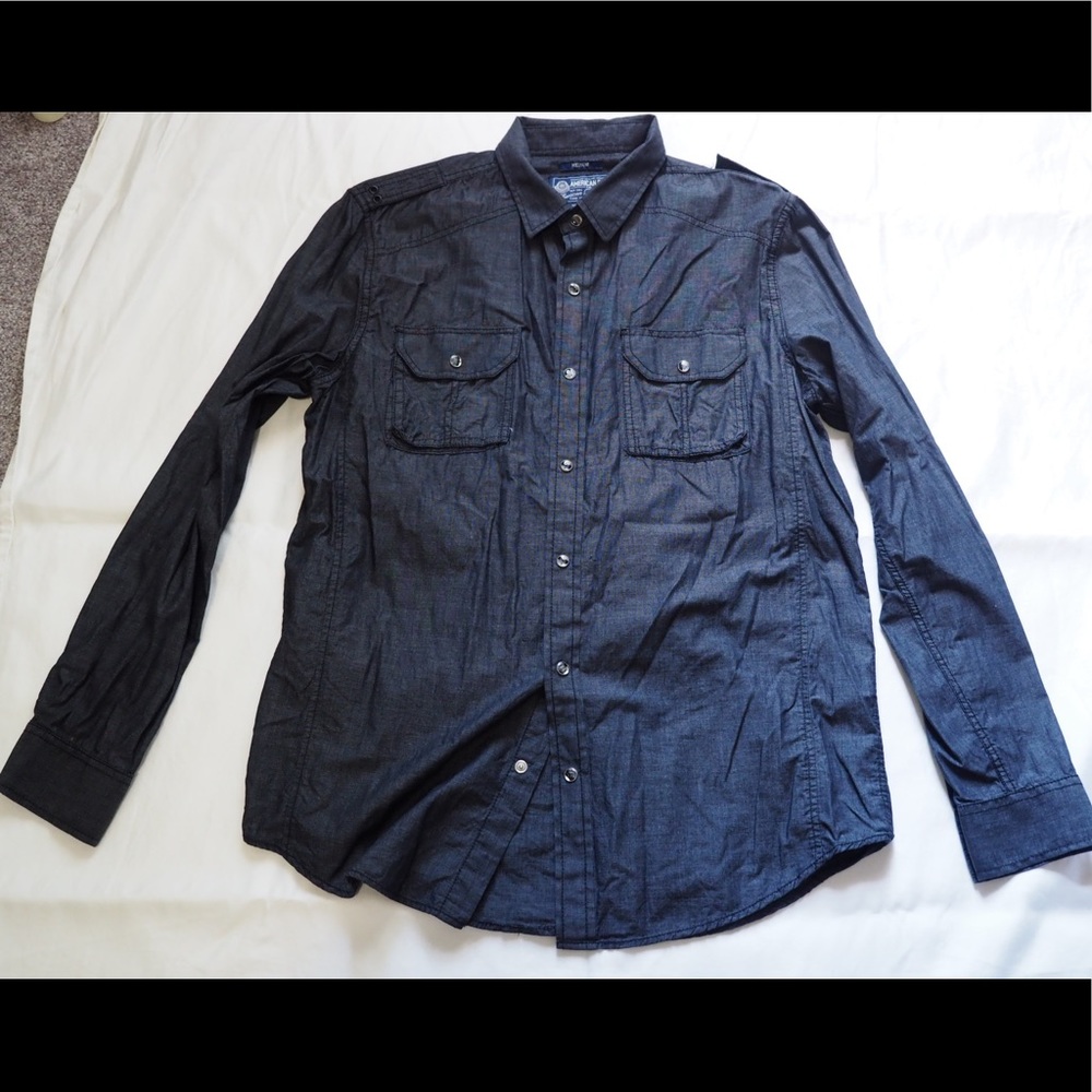 Nice black shirt. Well taken care of.